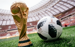 Mystery-Fußballtrikotbox für Herren (Nationalmannschaften)